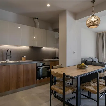 Gatzeas Blue Nyaraló Káto Gadzéa