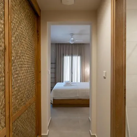 Gatzeas Blue Nyaraló *