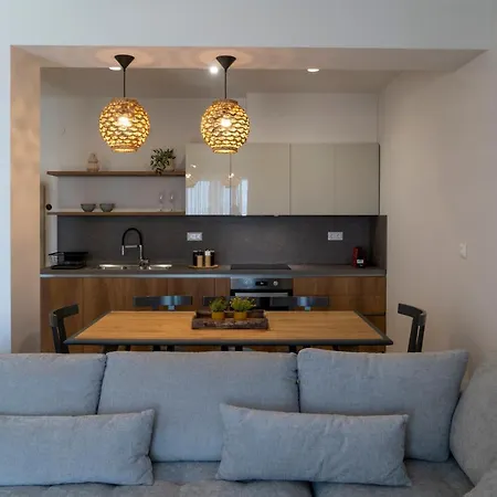 Gatzeas Blue Nyaraló